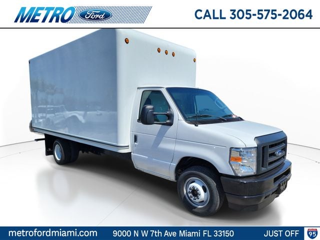 2024 Ford E-350SD Base Cutaway