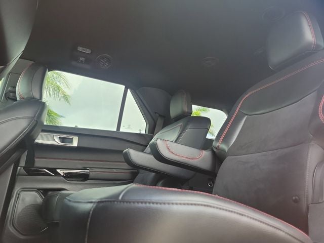 2024 Ford Explorer ST-Line