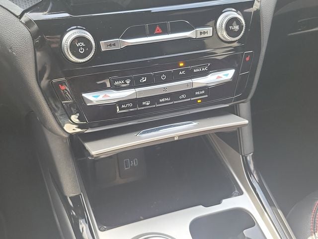 2024 Ford Explorer ST-Line