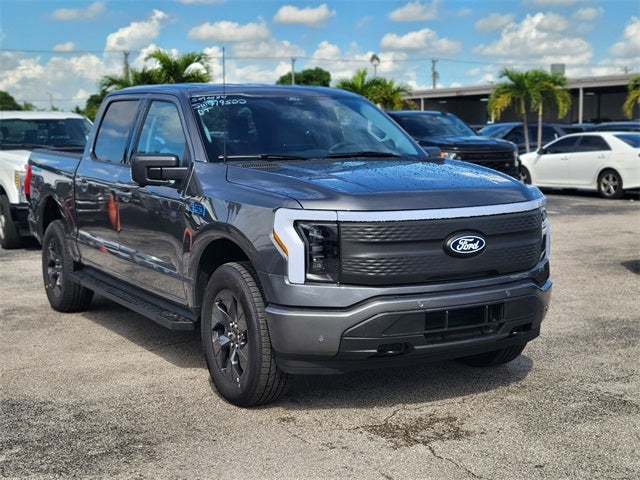 2025 Ford F-150 Lightning Flash