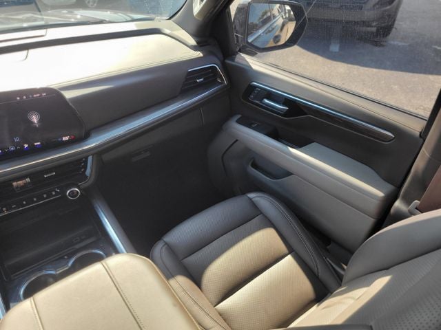 2025 Chevrolet Suburban LS