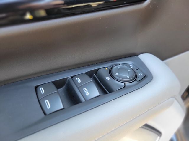 2025 Chevrolet Suburban LS