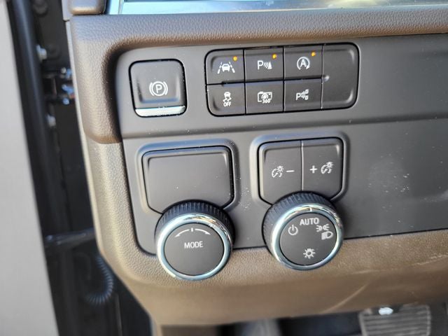 2025 Chevrolet Suburban LS