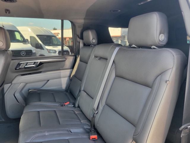 2025 Chevrolet Suburban LS