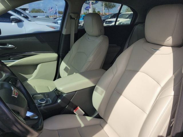 2019 Cadillac XT4 Luxury