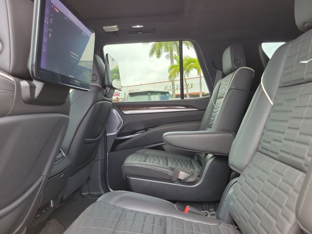 2025 Cadillac Escalade Sport Platinum