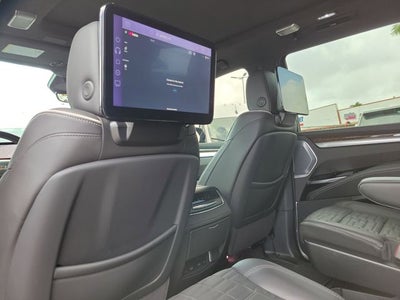 2025 Cadillac Escalade Sport Platinum