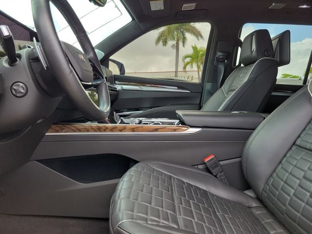 2025 Cadillac Escalade Sport Platinum