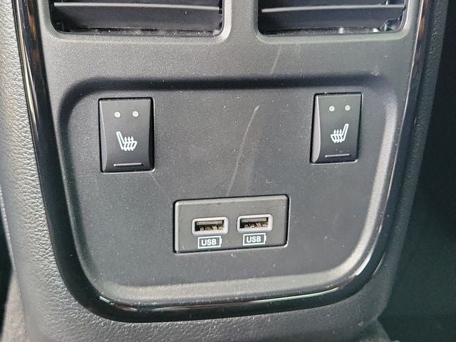 2023 Chrysler 300 C