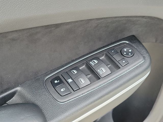 2023 Chrysler 300 C
