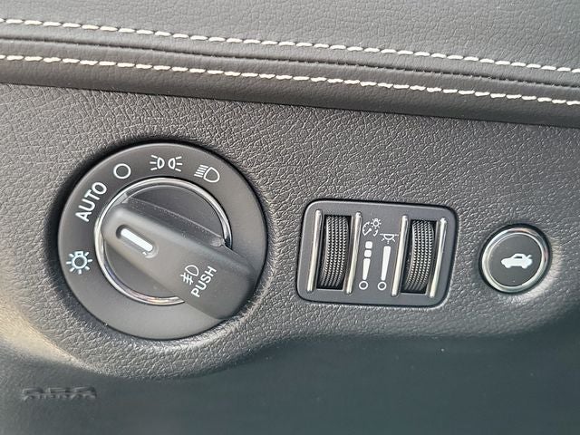 2023 Chrysler 300 C