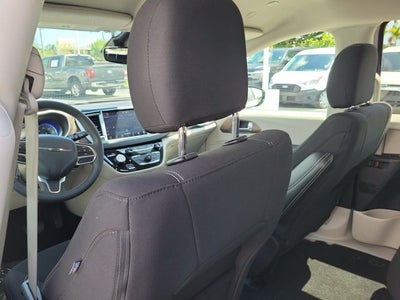 2024 Chrysler Voyager LX