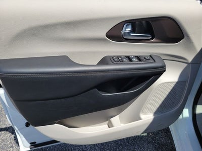 2024 Chrysler Voyager LX