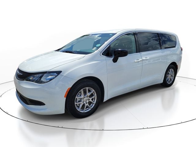 2024 Chrysler Voyager LX