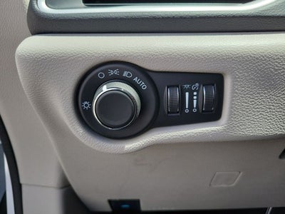 2024 Chrysler Voyager LX