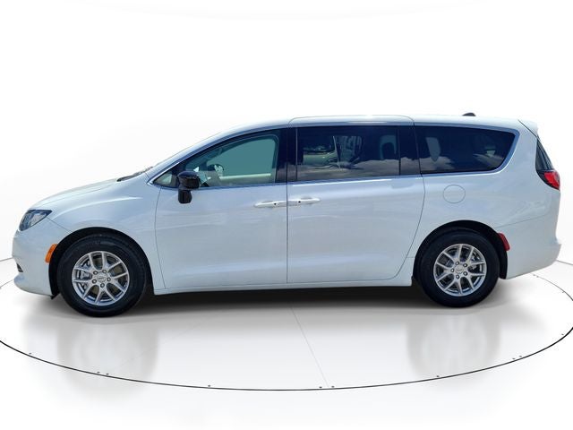 2024 Chrysler Voyager LX