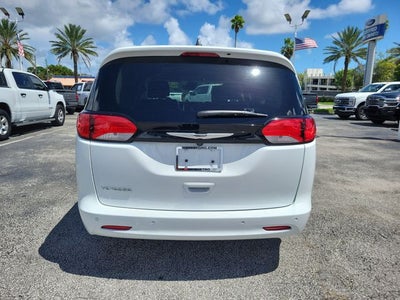 2024 Chrysler Voyager LX