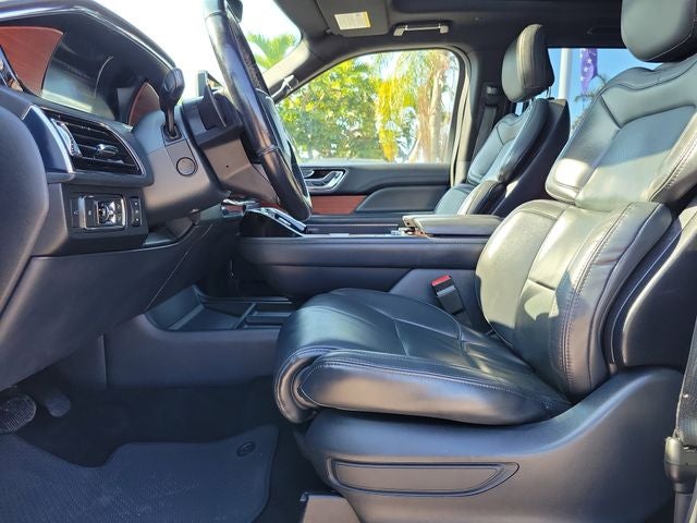 2022 Lincoln Navigator Standard