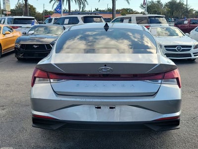 2022 Hyundai Elantra SEL