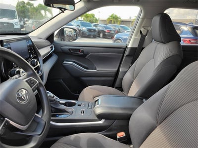 2022 Toyota Highlander L