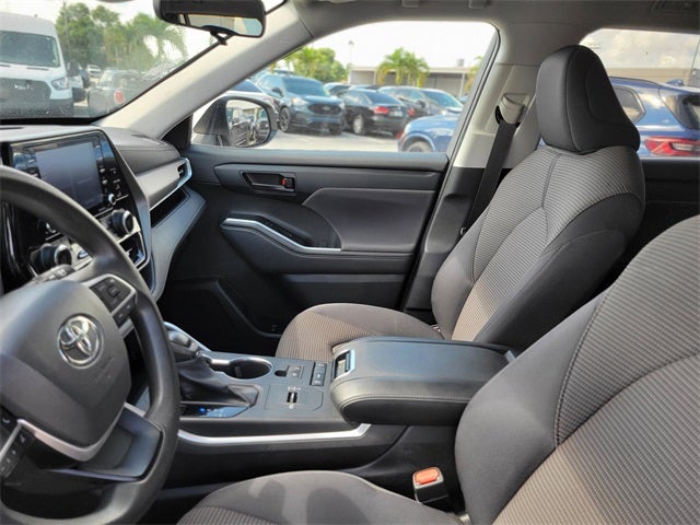 2022 Toyota Highlander L