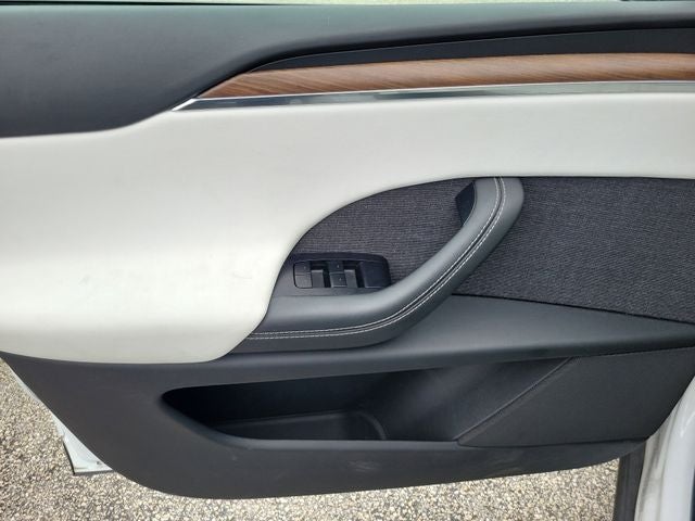 2022 Tesla Model X Base