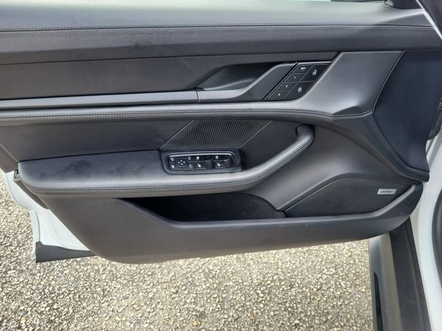 2022 Porsche Taycan GTS